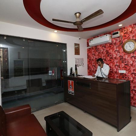 Oyo Flagship Hotel Daimond New Delhi Exterior photo